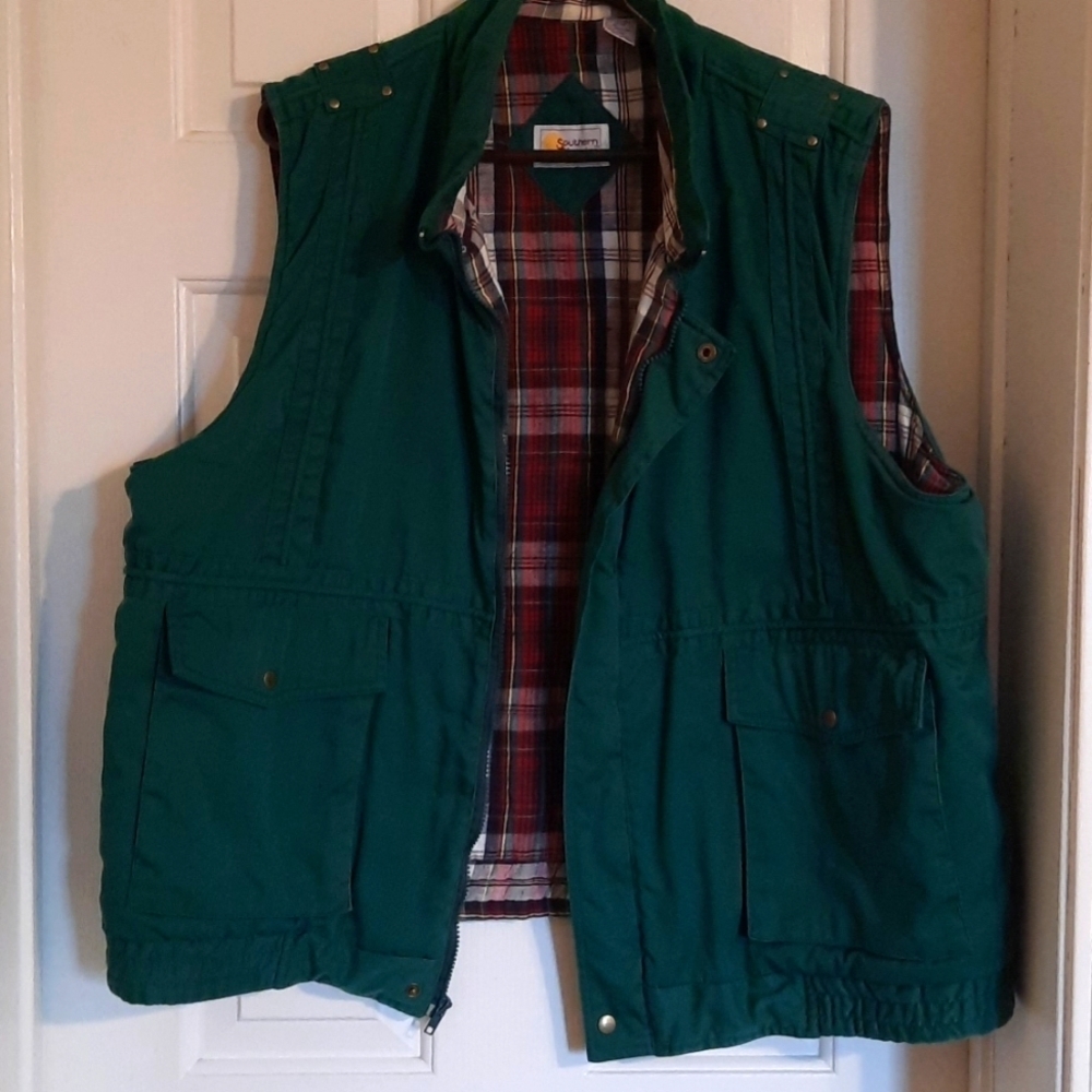 Mens XL green vest with plaid inside vintage great holiday style cargo pockets